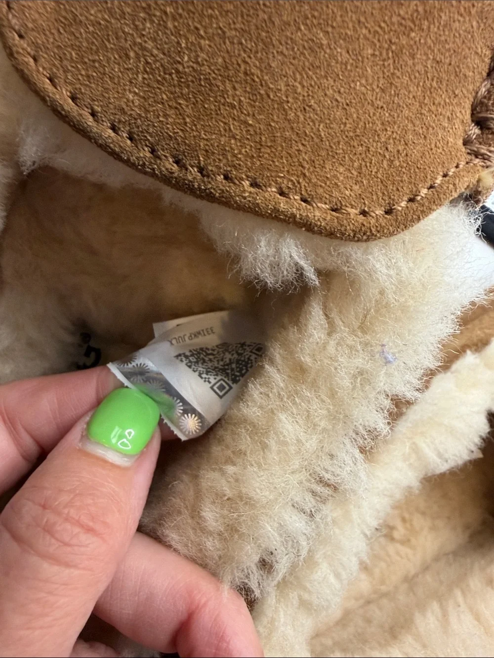 UGG Kids Ascot Sheepskin Slippers - Unisex US Size 4 Indoor - Cozy Comfort